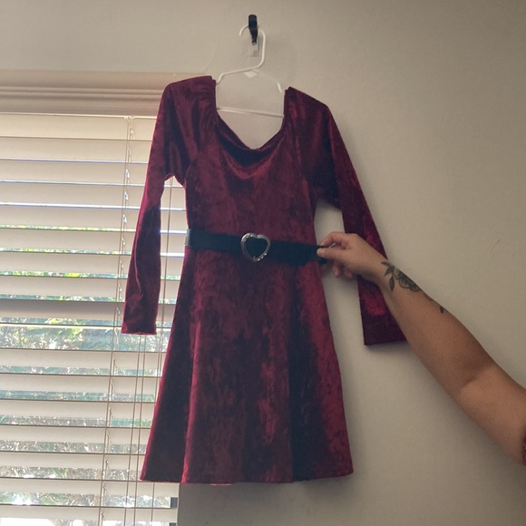 RED VELVET DRESS - Picture 2 of 3